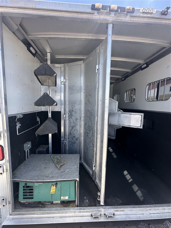 Trailer Photo 15