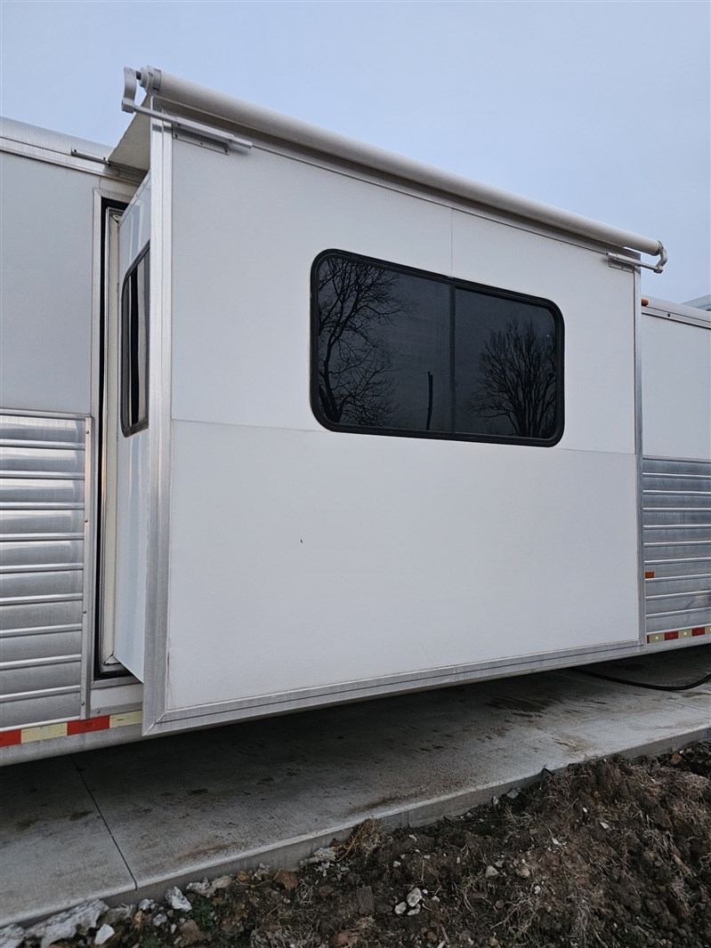 Trailer Photo 8