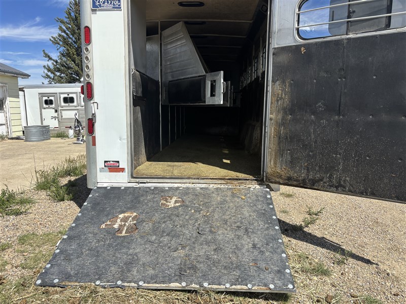Trailer Photo 4