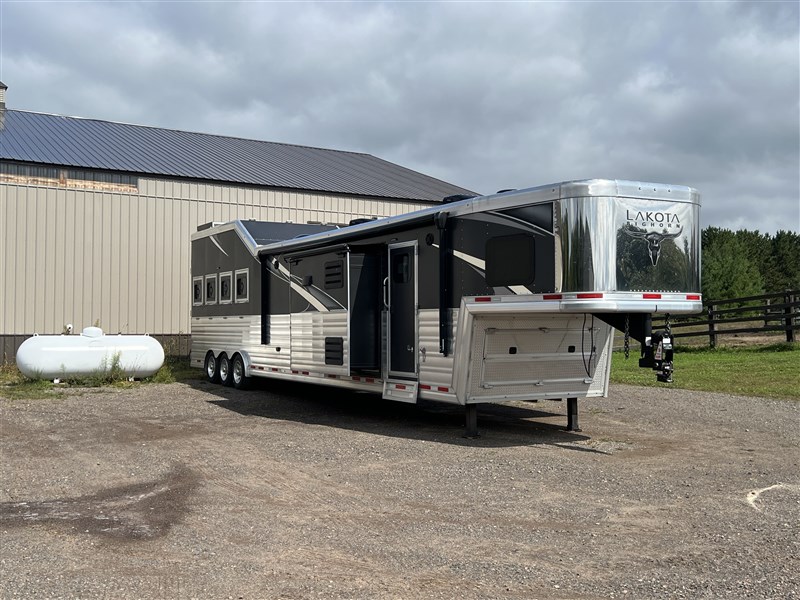 Trailer Photo 2