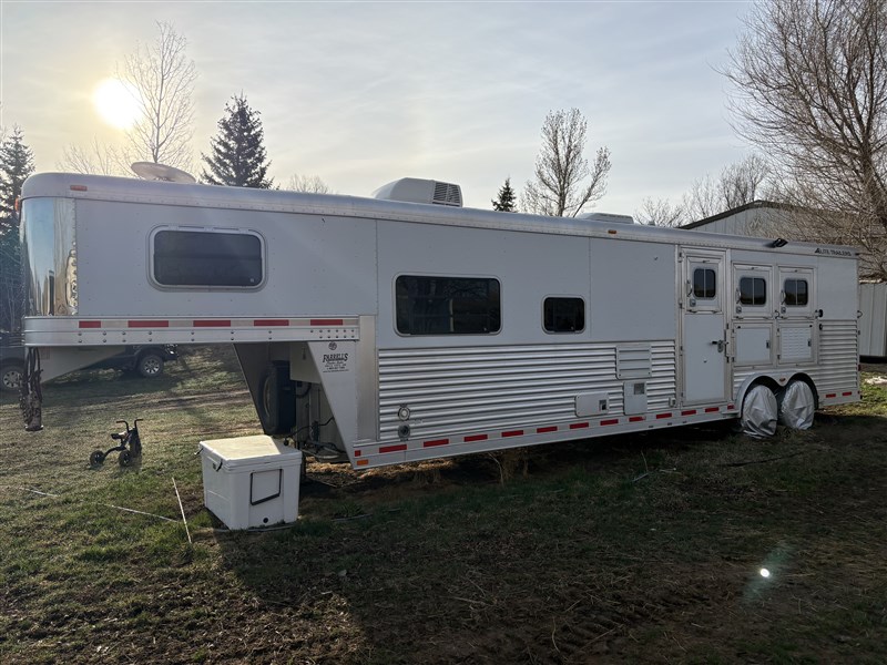 Trailer Photo 2