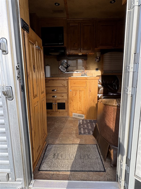 Trailer Photo 18