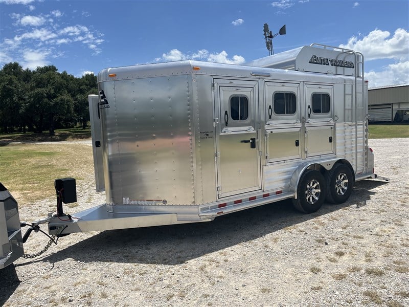 Trailer Photo 2