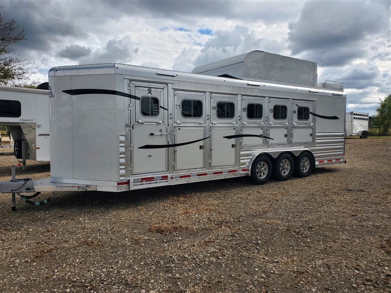 Trailer Photo 4