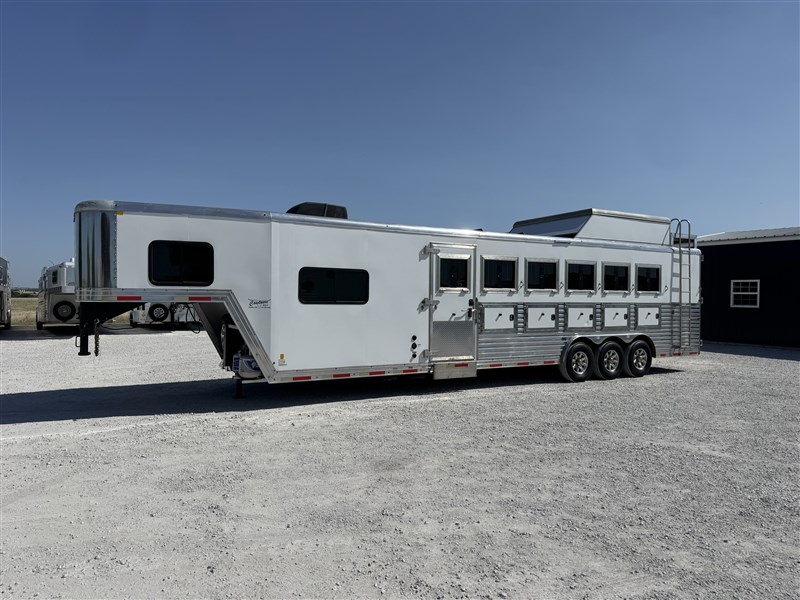 Trailer Photo 2