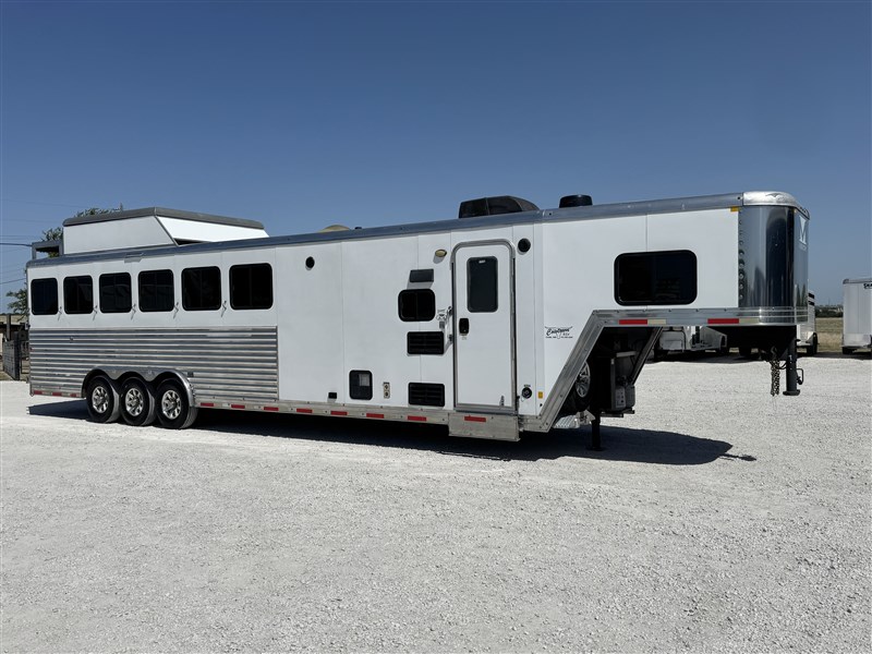 Trailer Photo 10