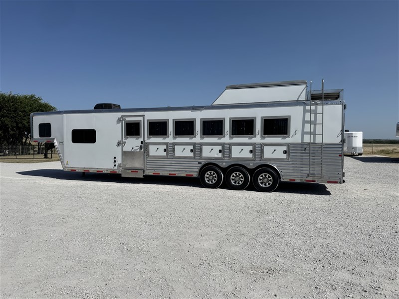 Trailer Photo 4