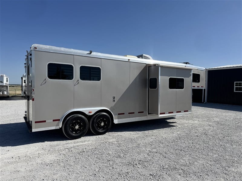 Trailer Photo 7