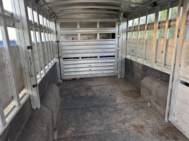 Trailer Photo 14
