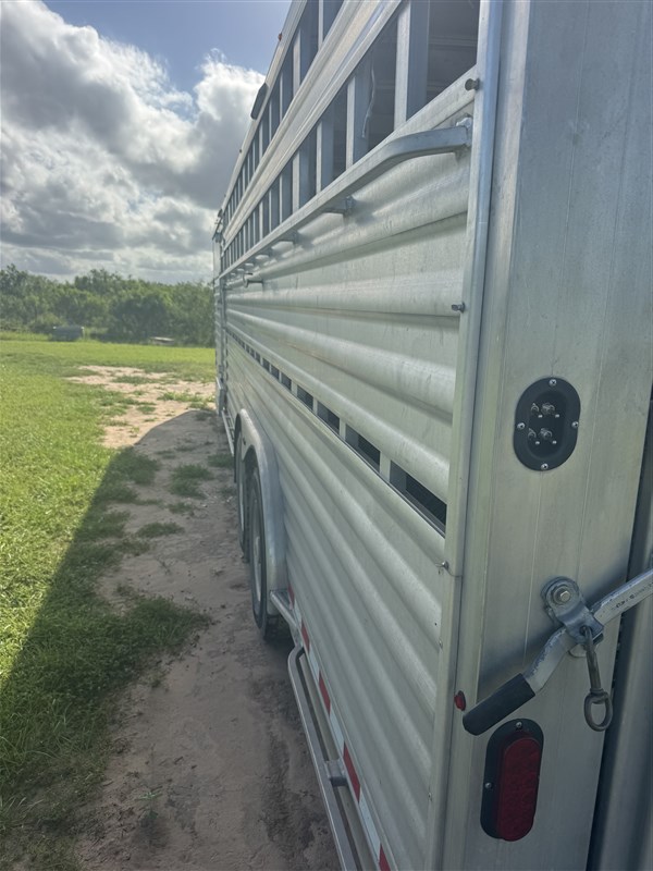 Trailer Photo 10