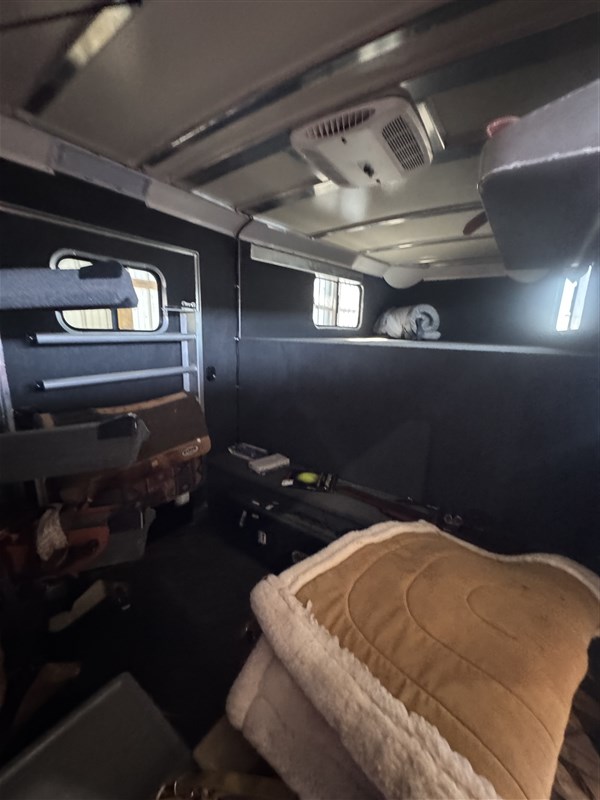 Trailer Photo 11