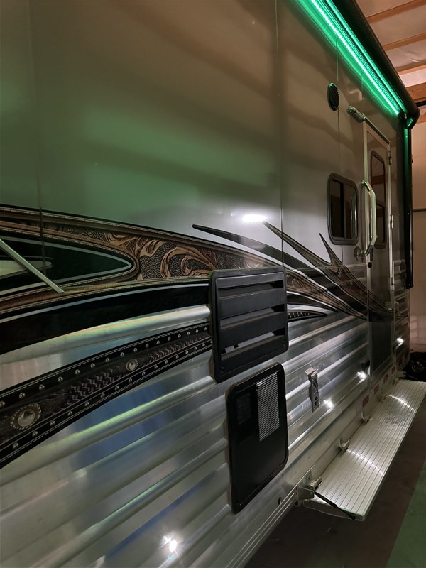 Trailer Photo 19