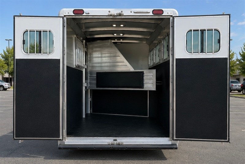 Trailer Photo 11