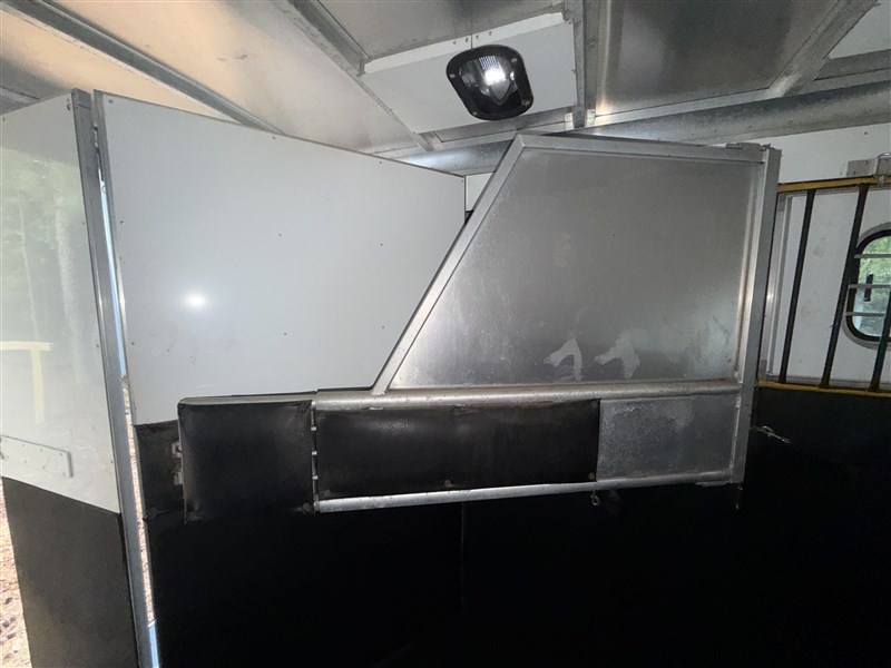Trailer Photo 19