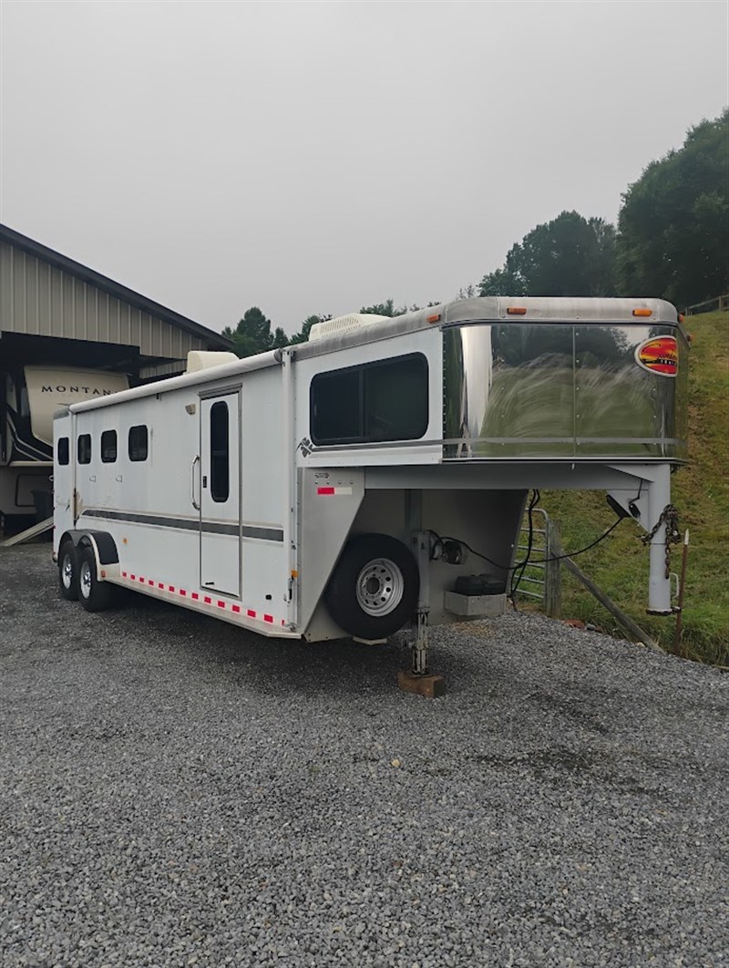 Trailer Photo 2