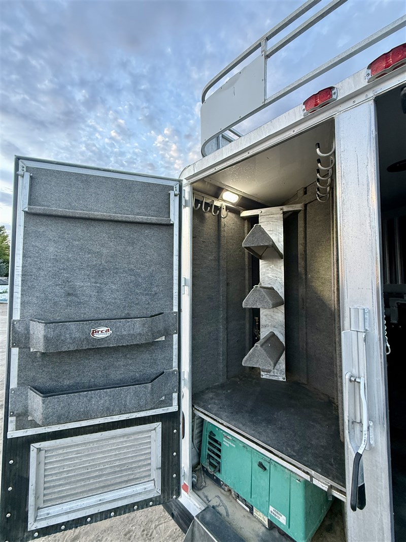 Trailer Photo 12