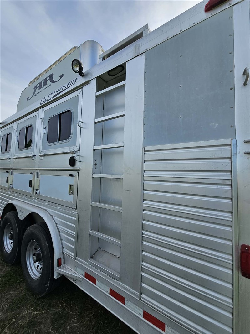 Trailer Photo 2