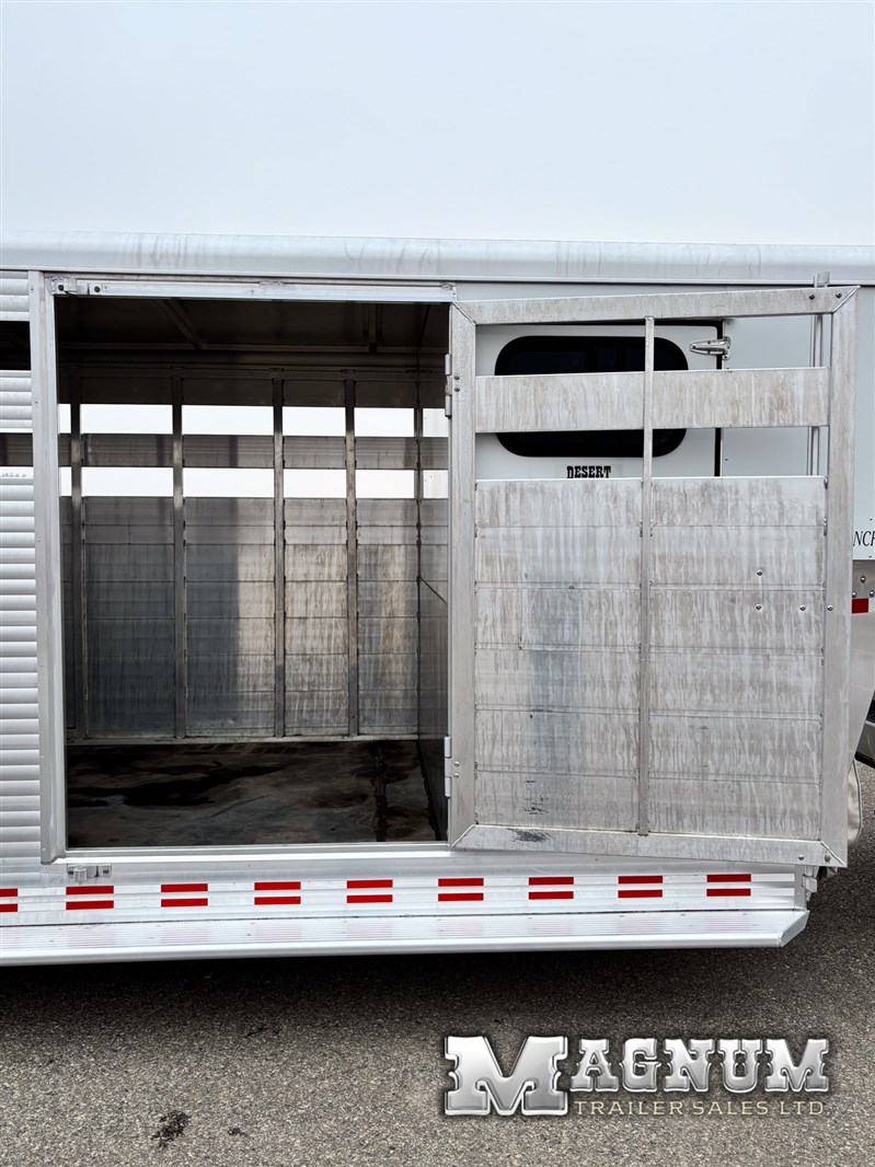 Trailer Photo 16