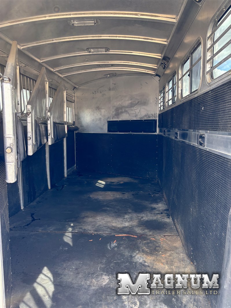 Trailer Photo 19