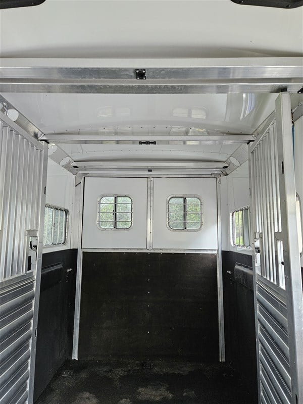 Trailer Photo 9