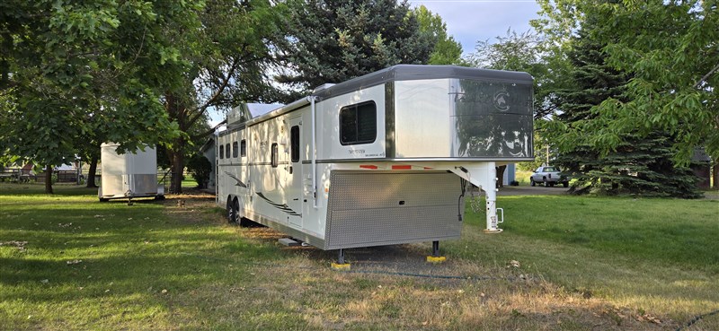 Trailer Photo 2