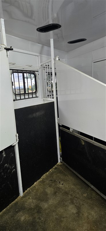 Trailer Photo 19