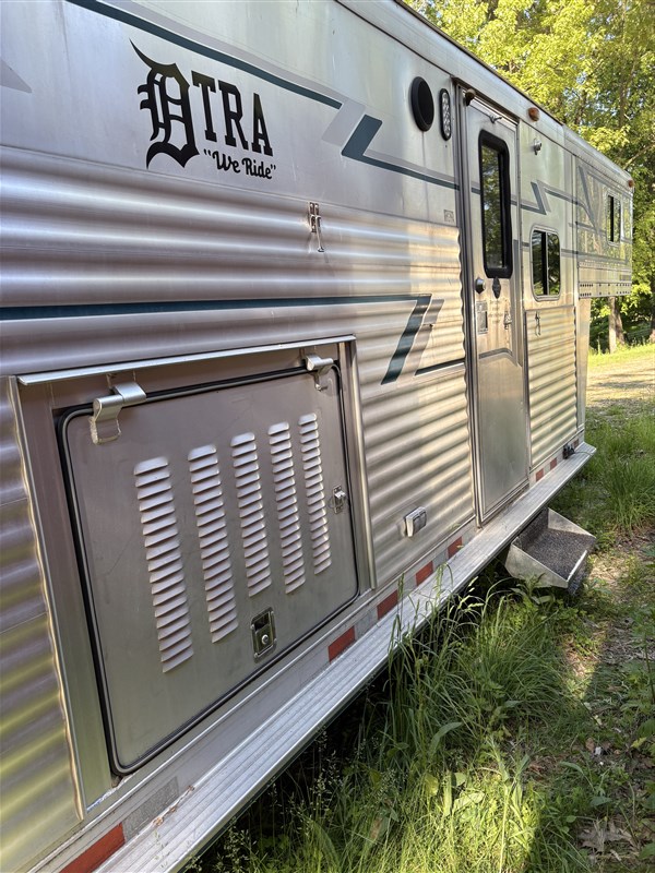 Trailer Photo 13