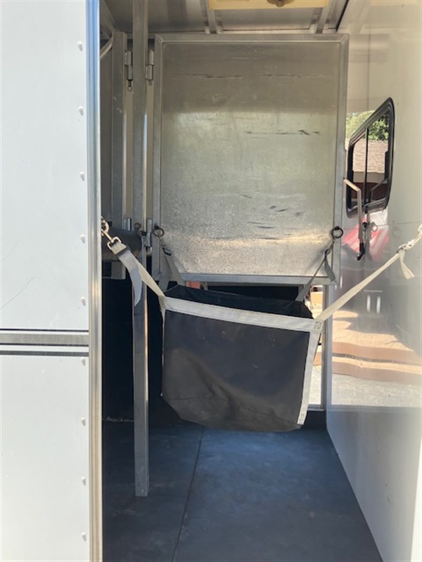 Trailer Photo 4