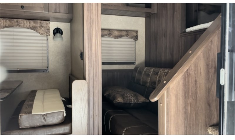 Trailer Photo 7