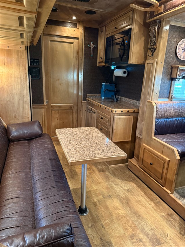 Trailer Photo 14