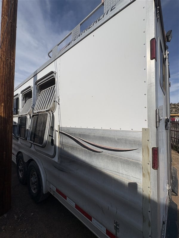 Trailer Photo 4
