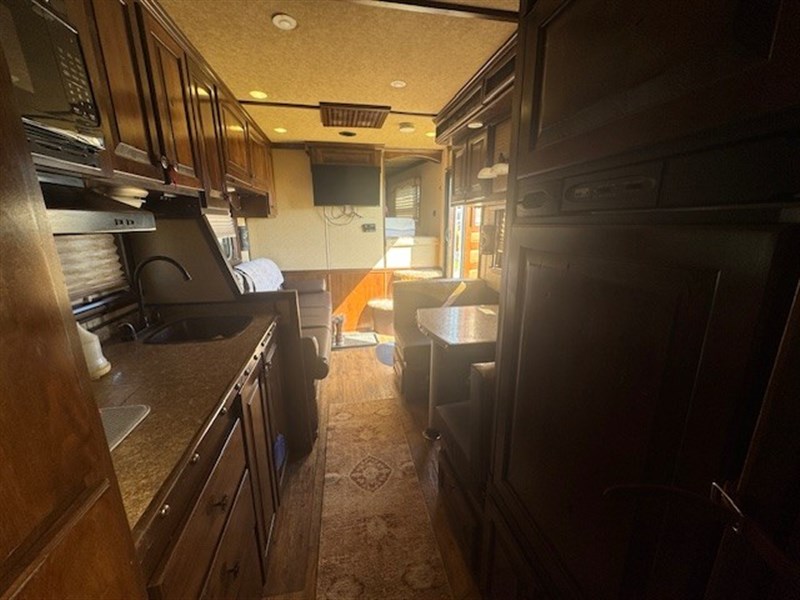 Trailer Photo 8
