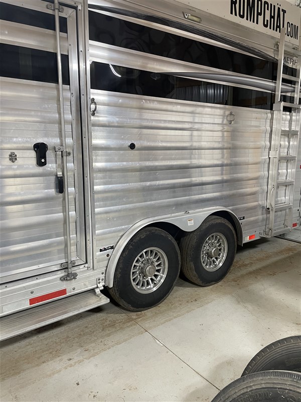 Trailer Photo 3