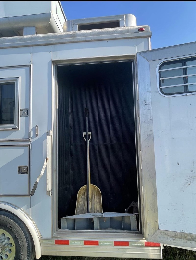 Trailer Photo 8