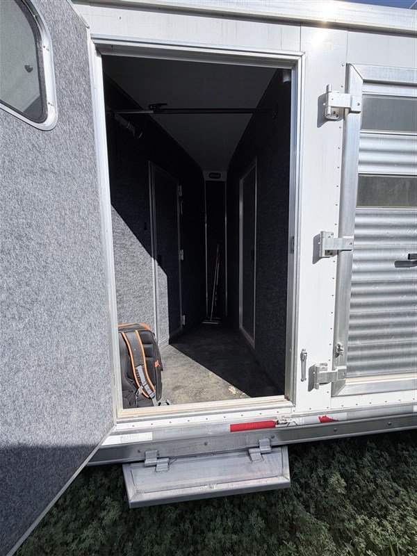 Trailer Photo 19