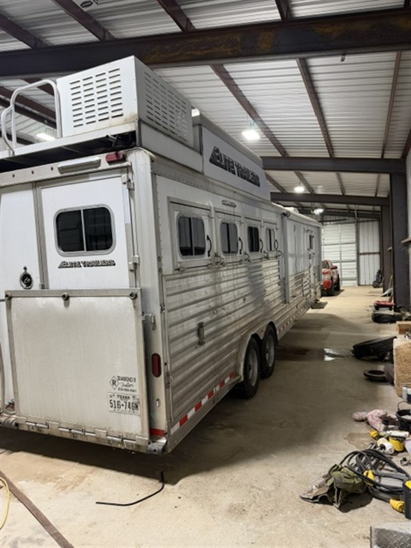 Trailer Photo 12