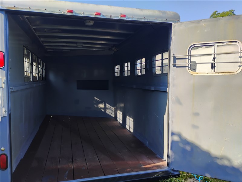 Trailer Photo 11