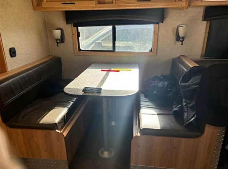 Trailer Photo 19