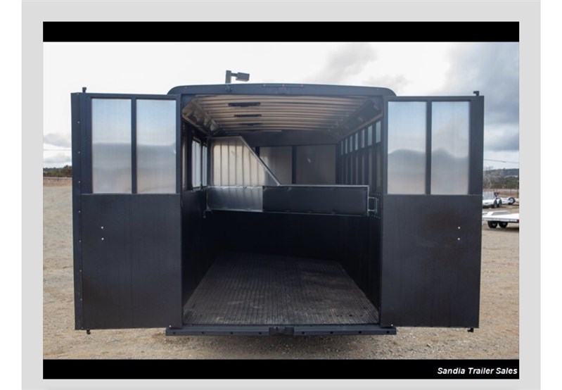 Trailer Photo 11