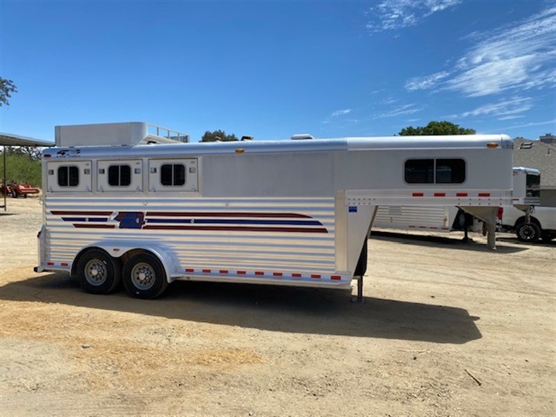 Trailer Photo 2