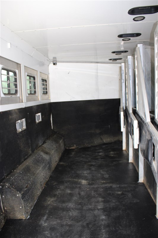 Trailer Photo 28