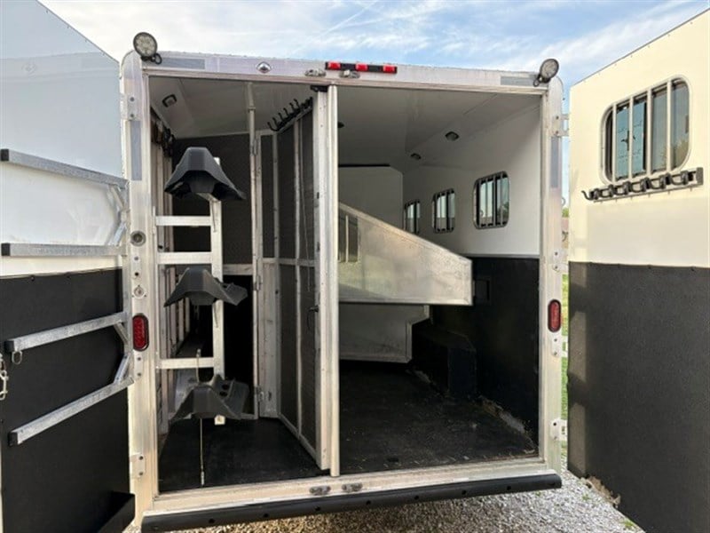 Trailer Photo 3