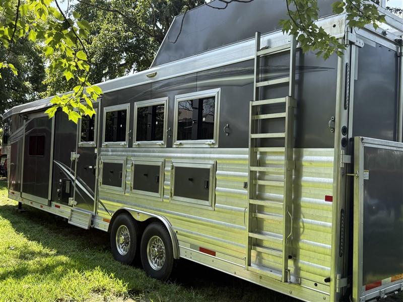 Trailer Photo 18