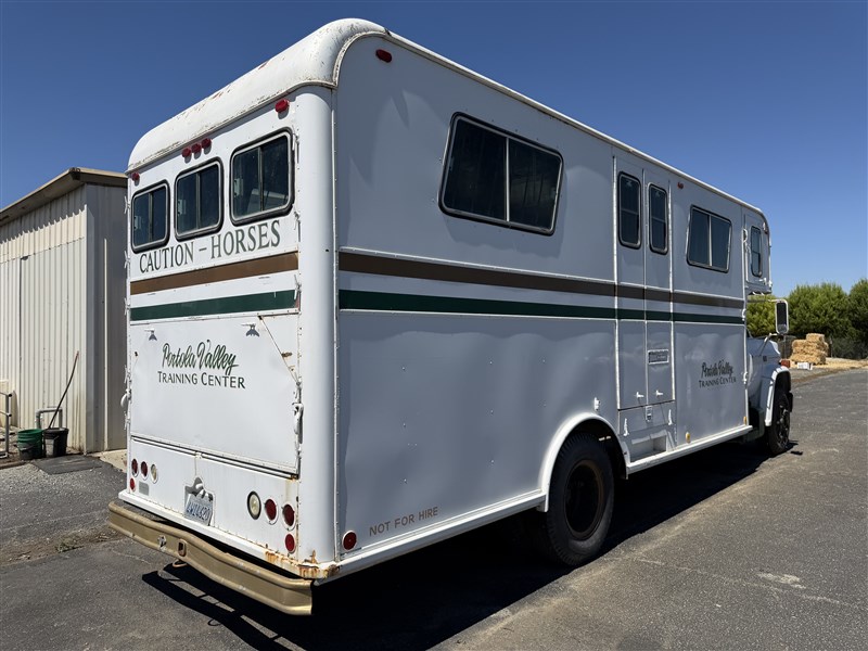 Trailer Photo 4