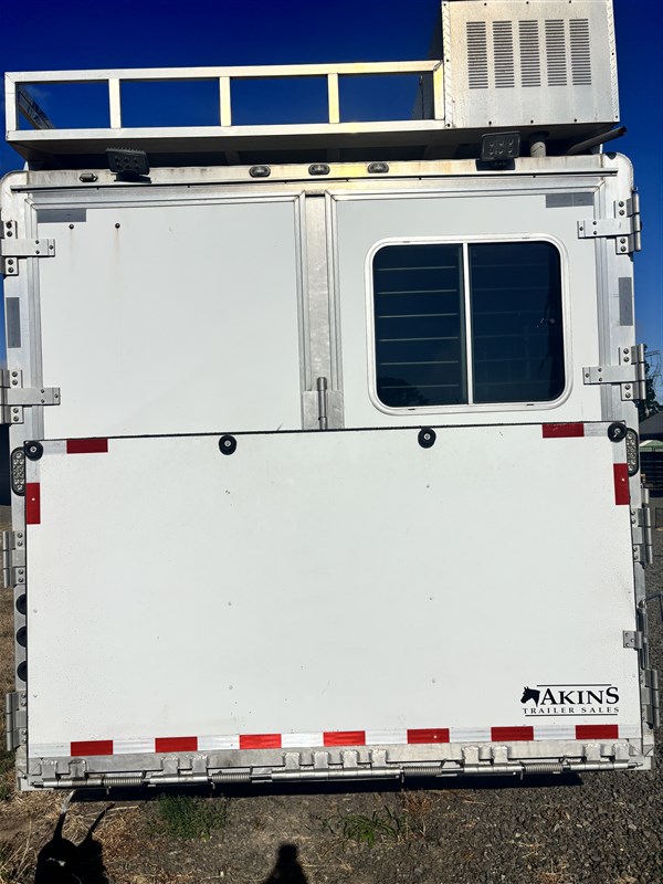 Trailer Photo 3