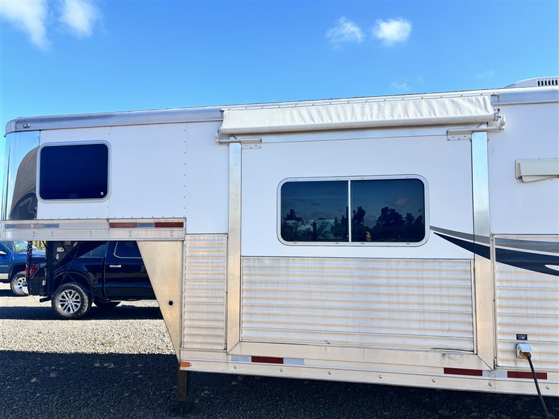 Trailer Photo 2