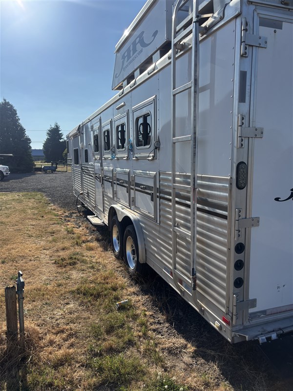 Trailer Photo 8