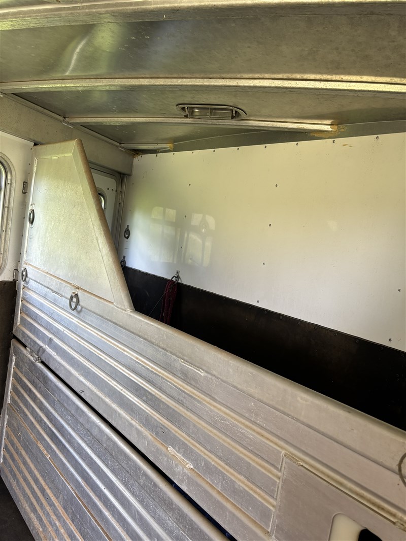 Trailer Photo 11
