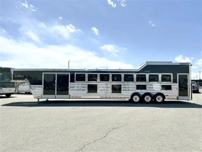 Trailer Photo 8