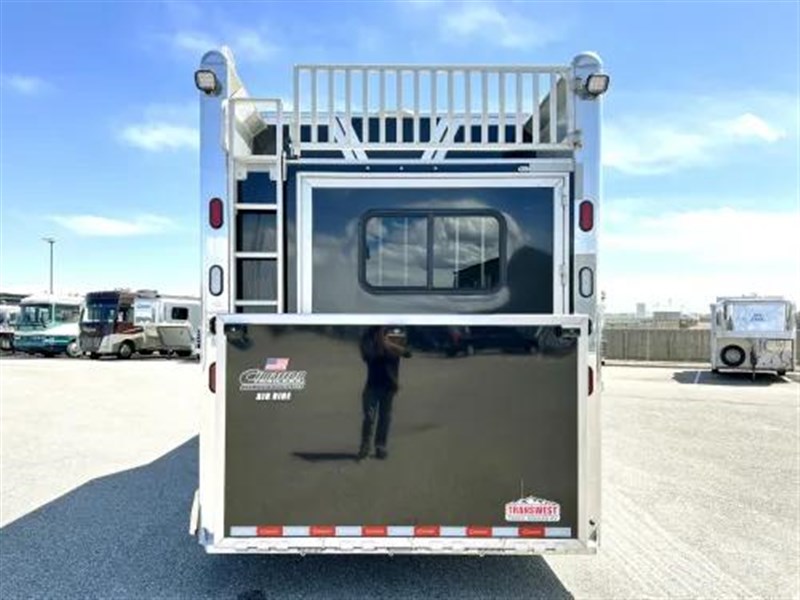 Trailer Photo 2